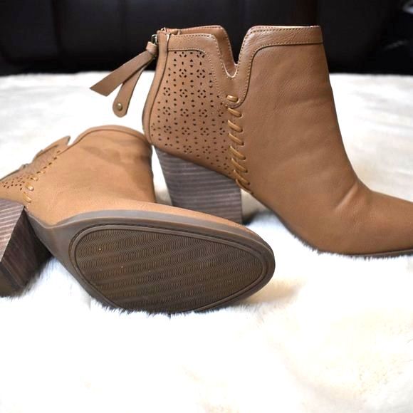 Tommy Hilfiger Brown Stacked Heel Ankle Boots Women’s 9.5 Almond Toe Zip - Picture 9 of 12